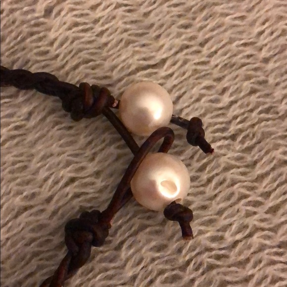 Large Freshwater Pearl & Leather Lariat Bracelet - Picture 5 of 7